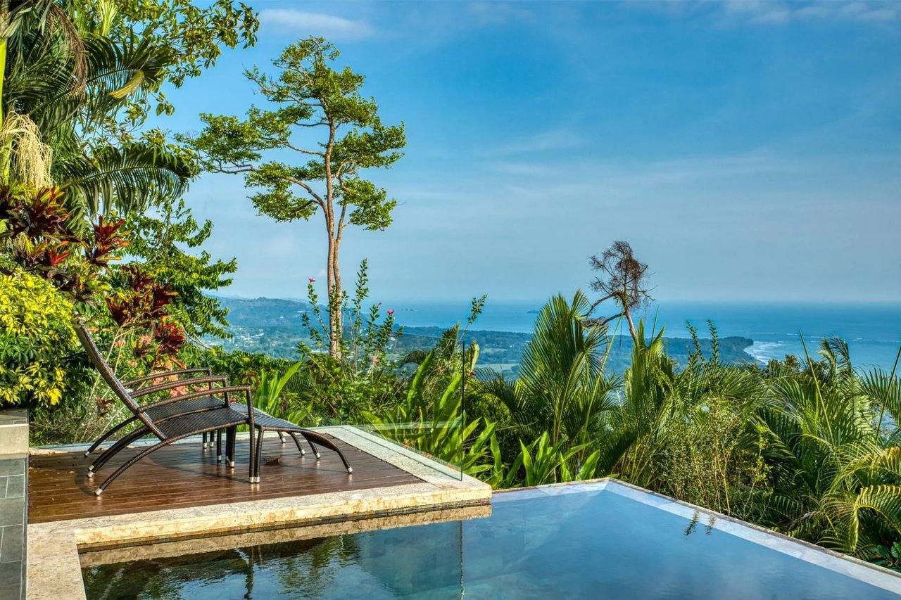Contemporary Infinity Pool Estate, Uvita, Puntarenas