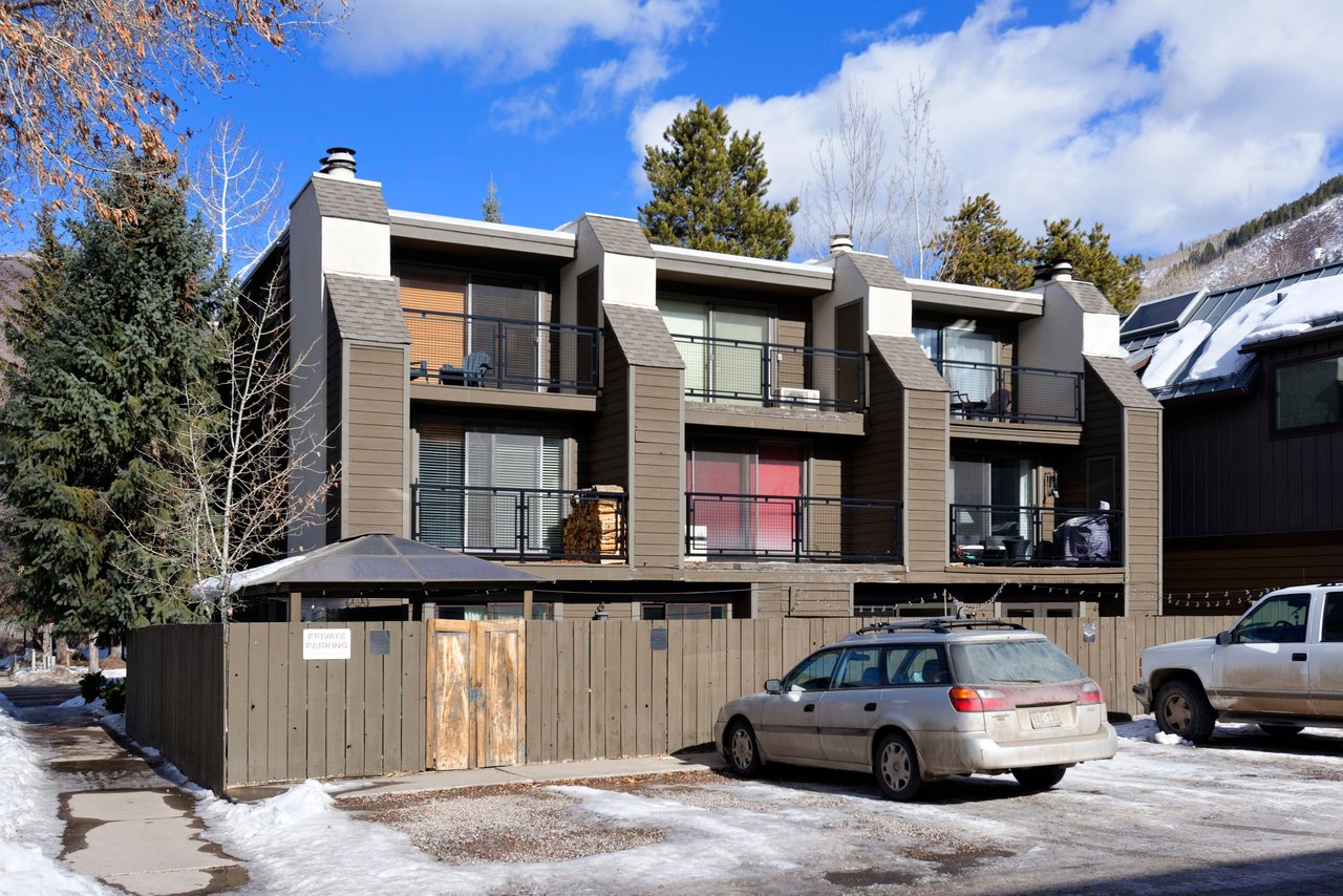 801 E Hopkins Avenue Unit: 1