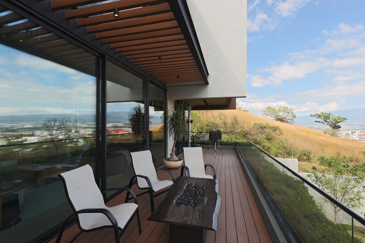 Panoramic City View Estate Home, Escazu, San Jose