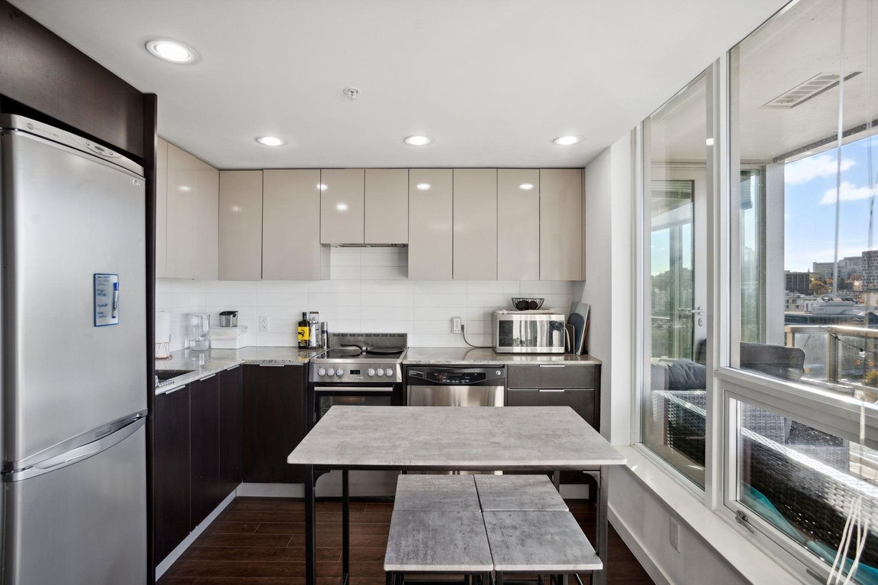 1401-445 W 2nd Ave