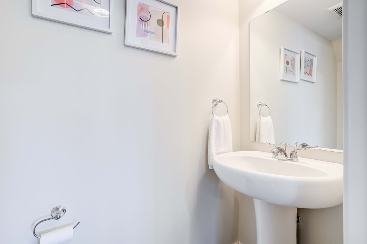 112-2 Dunsheath Way