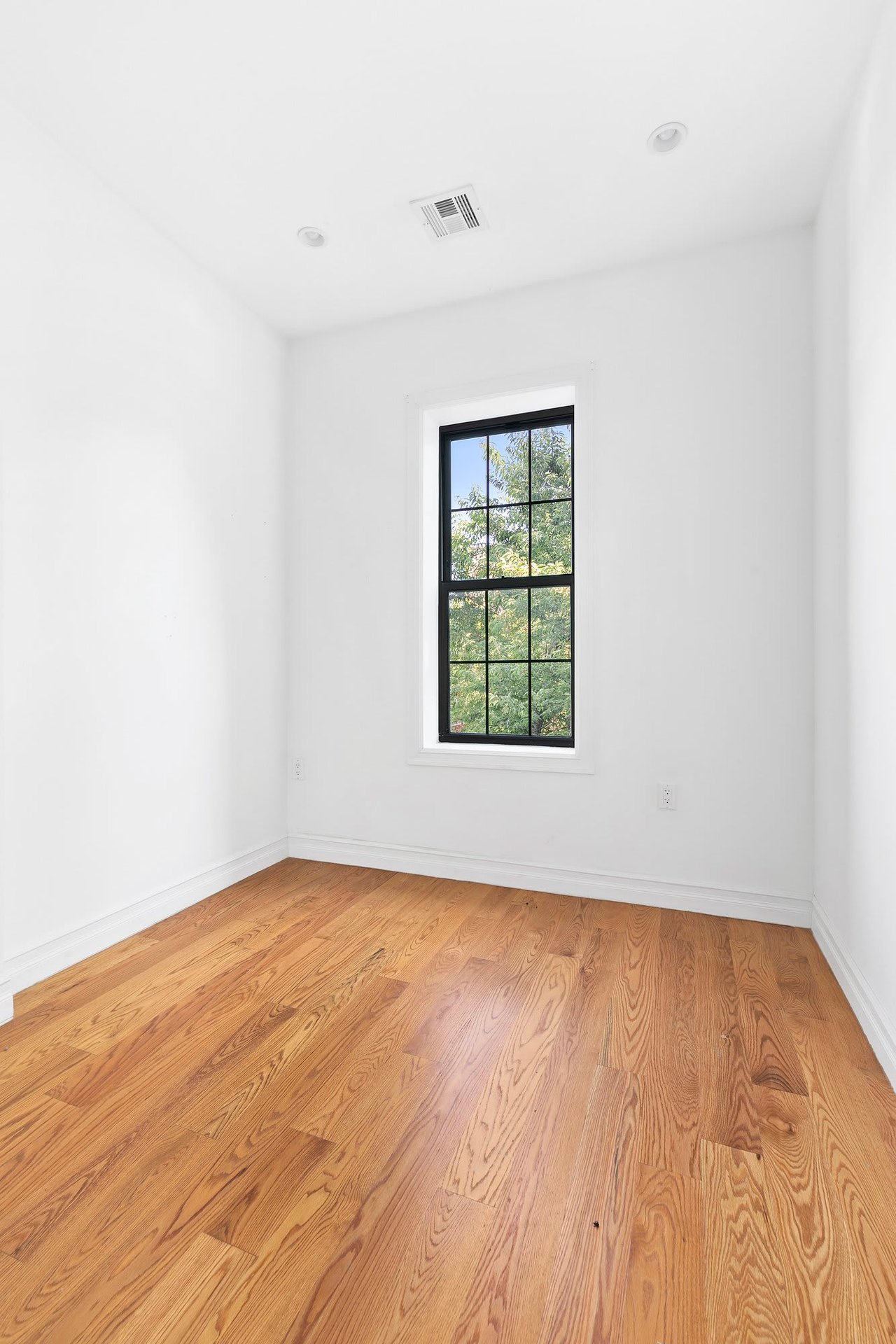 3121 Beverley Rd