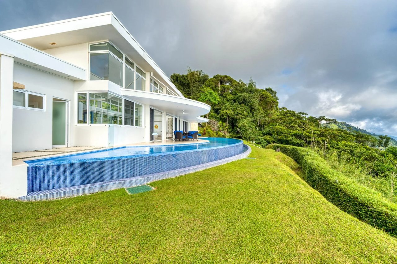 Solar Powered Luxury Home, Dominical, Puntarenas