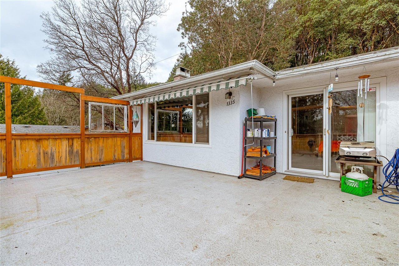 1335 Justine Pl, Langford