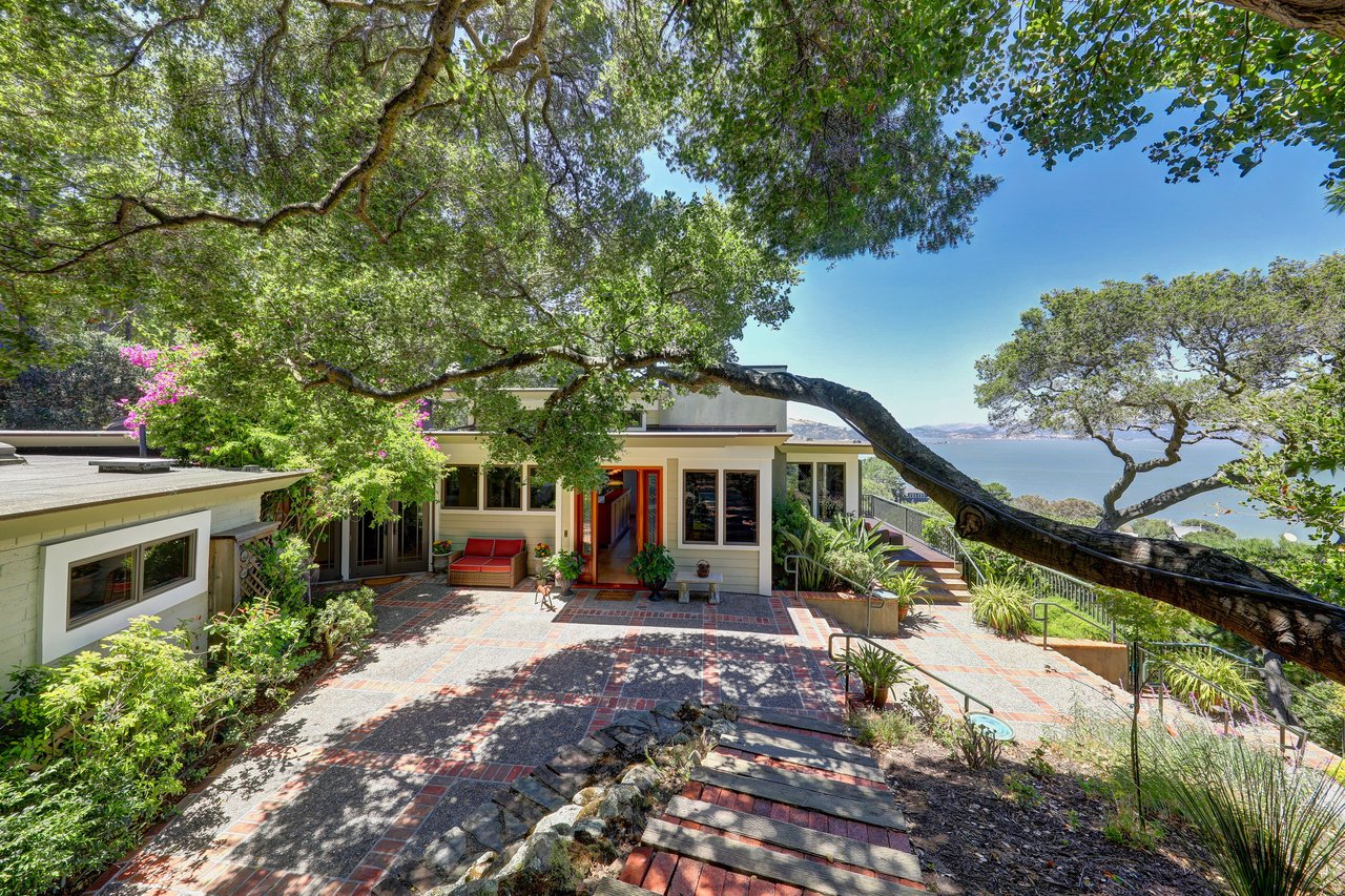 Paradise Retreat