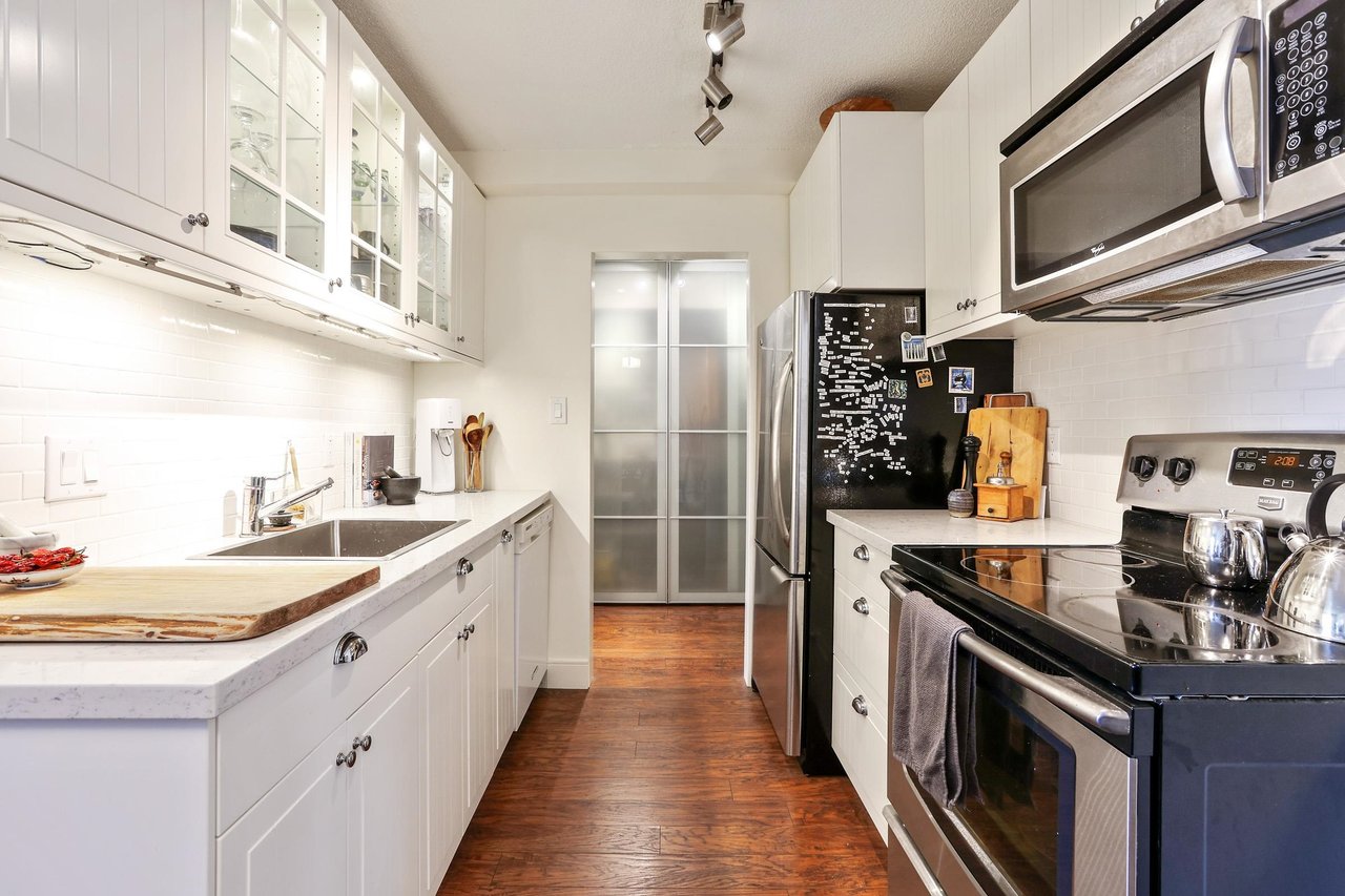 302-131 W 4th St