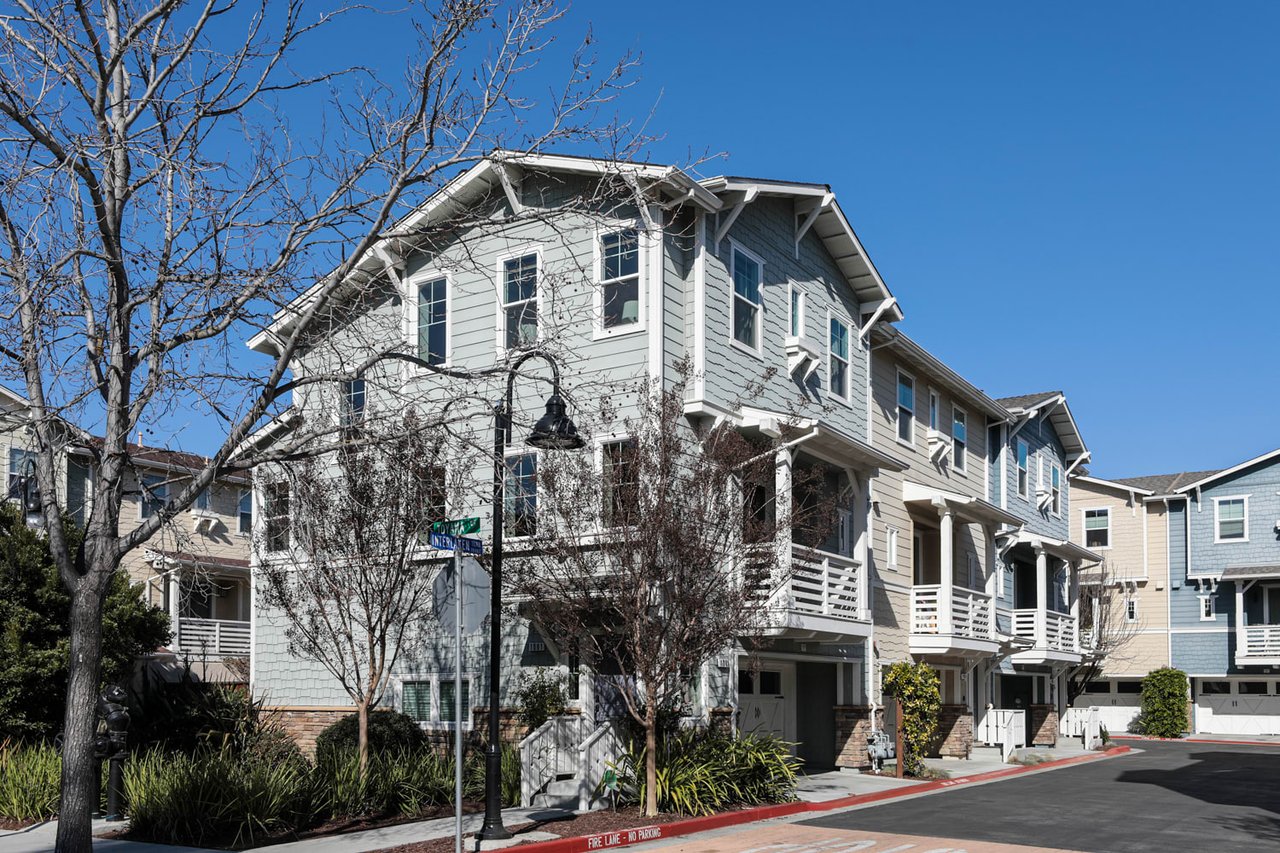1081 Interlaken Terrace