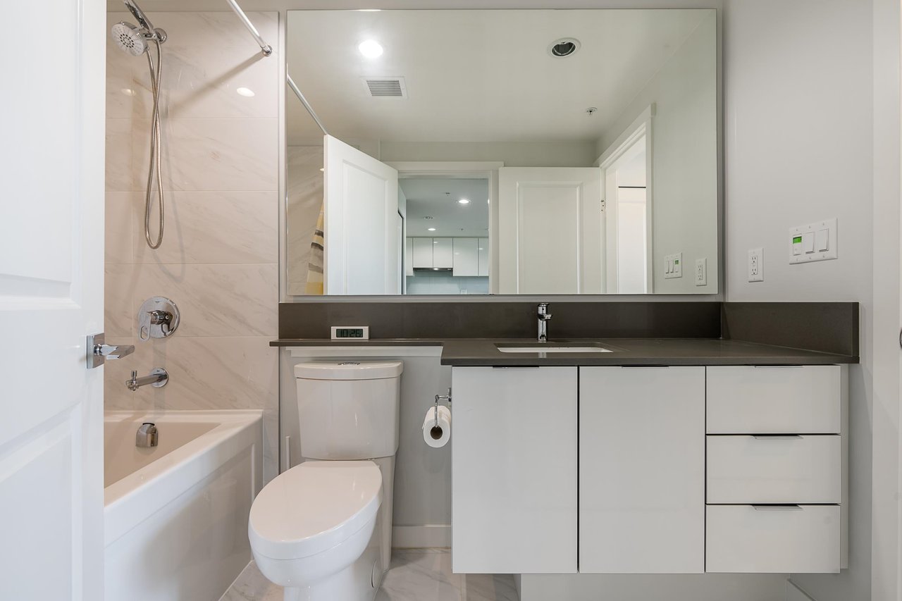 403-2388 Madison Ave
