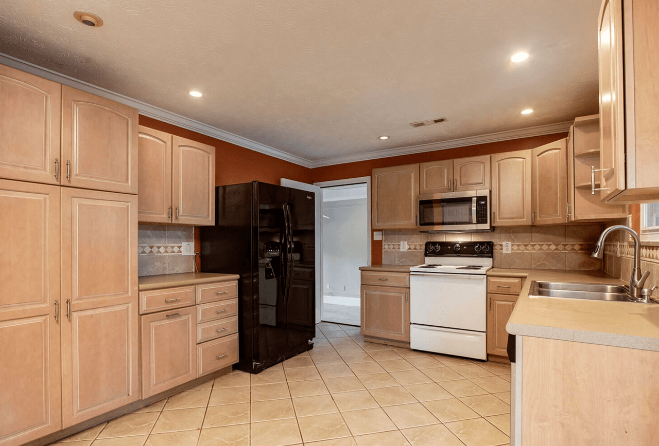 3933 Deerfield Road