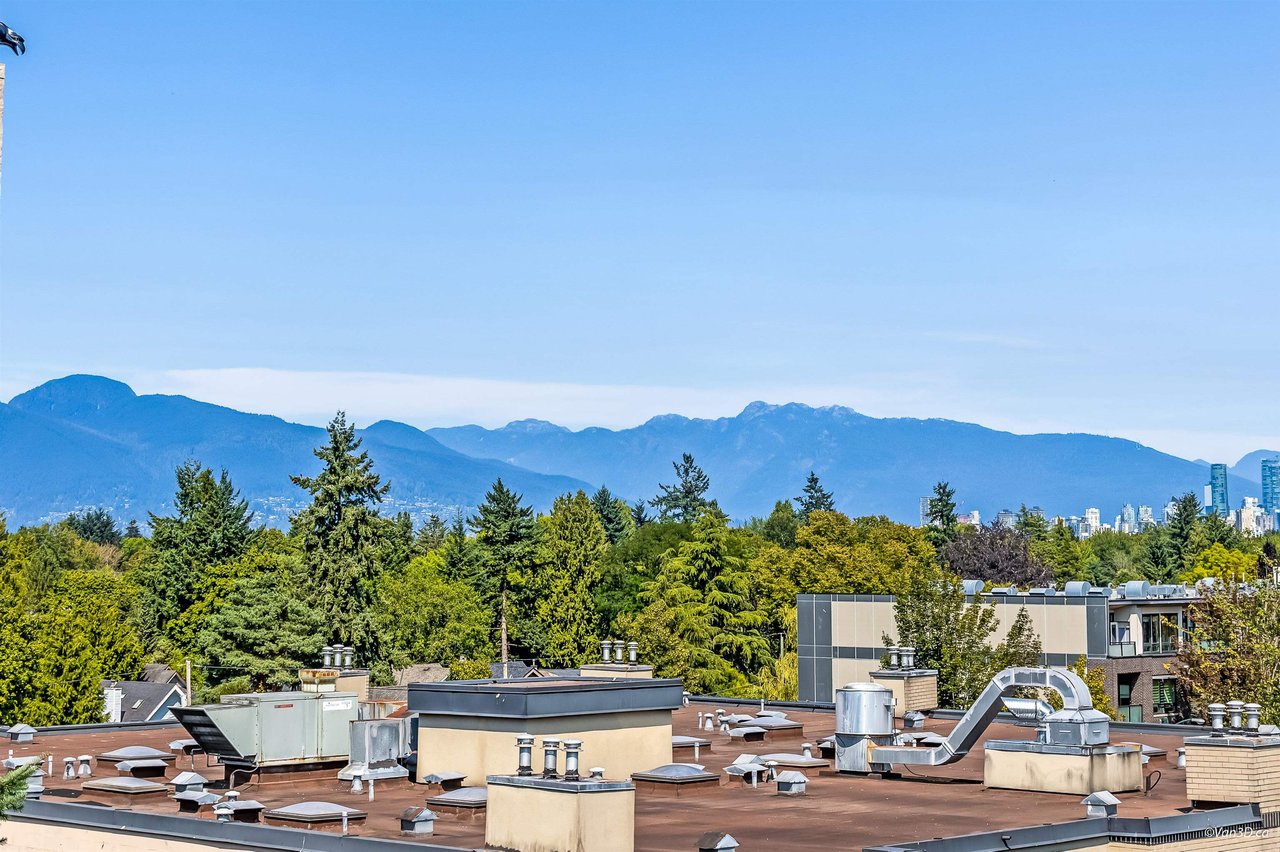 303-3727 W 10th Avenue, Vancouver