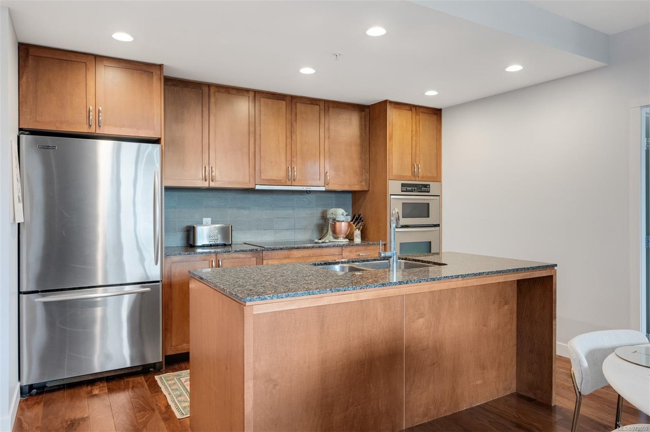 201-788 Humboldt St