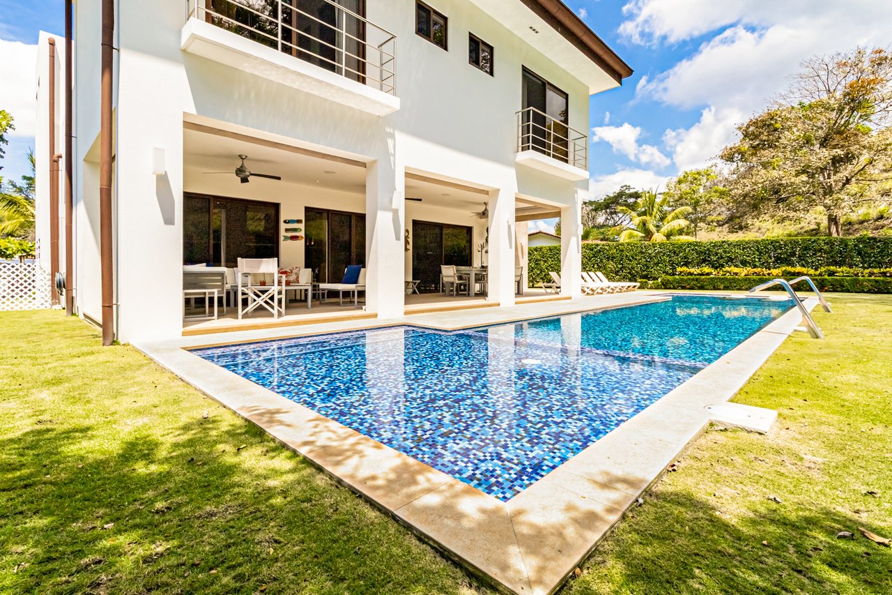 Contemporary Private Pool Villa, Jaco, Puntarenas