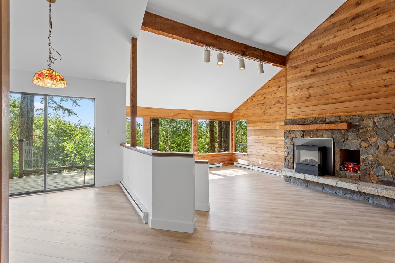 60 Sunset Dr