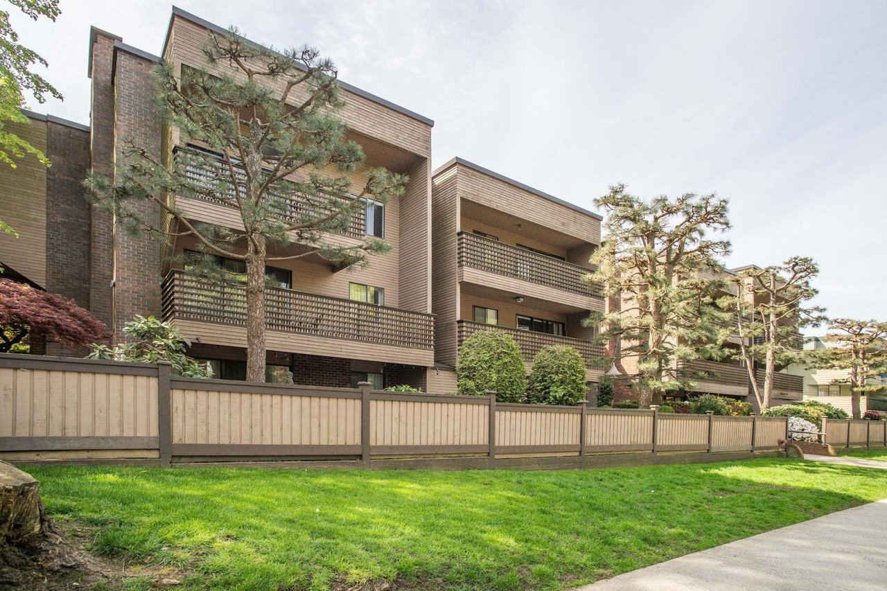 202-1750 W 10th Ave