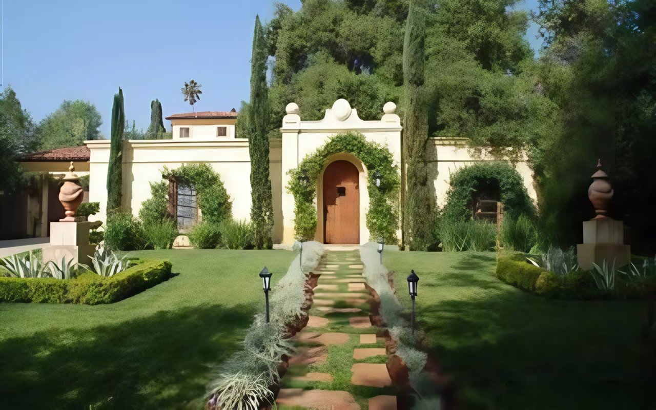 How to Decorate an Historic Home