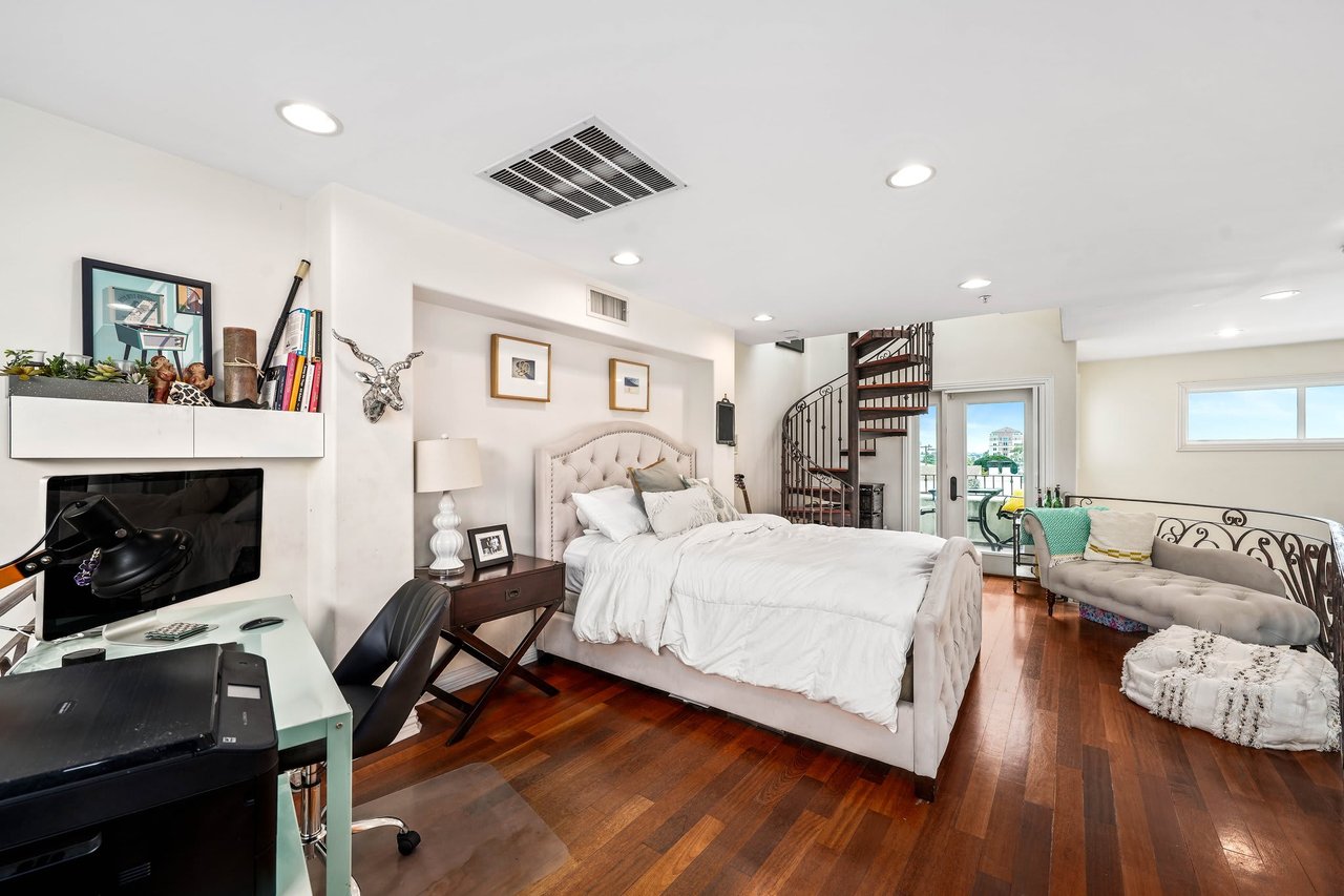 933 15th Street C