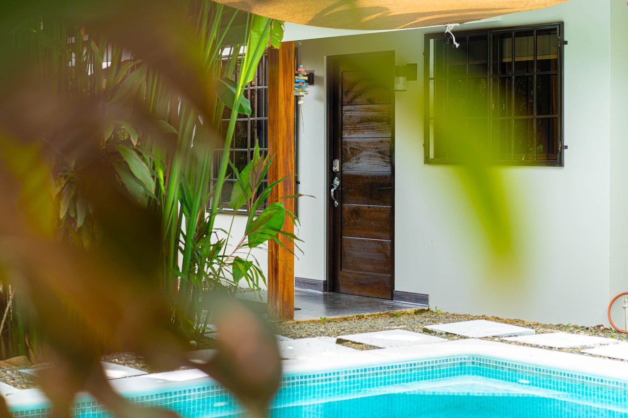 Uvita Garden Villa and Casita, 4 Bedrooms Total, Walking Distance To All