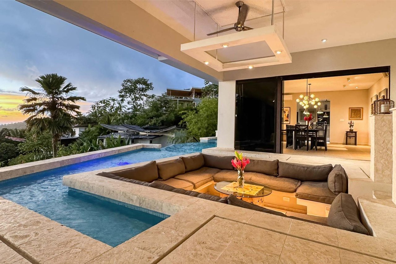 Hilltop Villa with Infinity Pool, Uvita, Puntarenas
