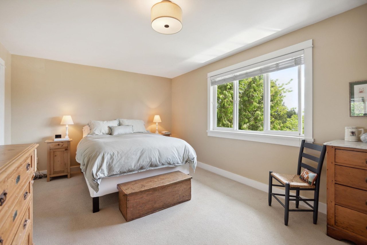 1253 Bracknell Cres