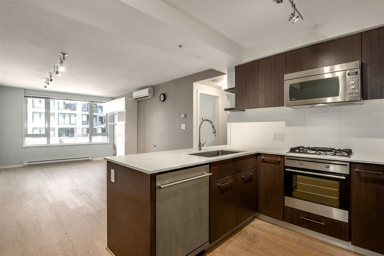 302-7988 Ackroyd Rd