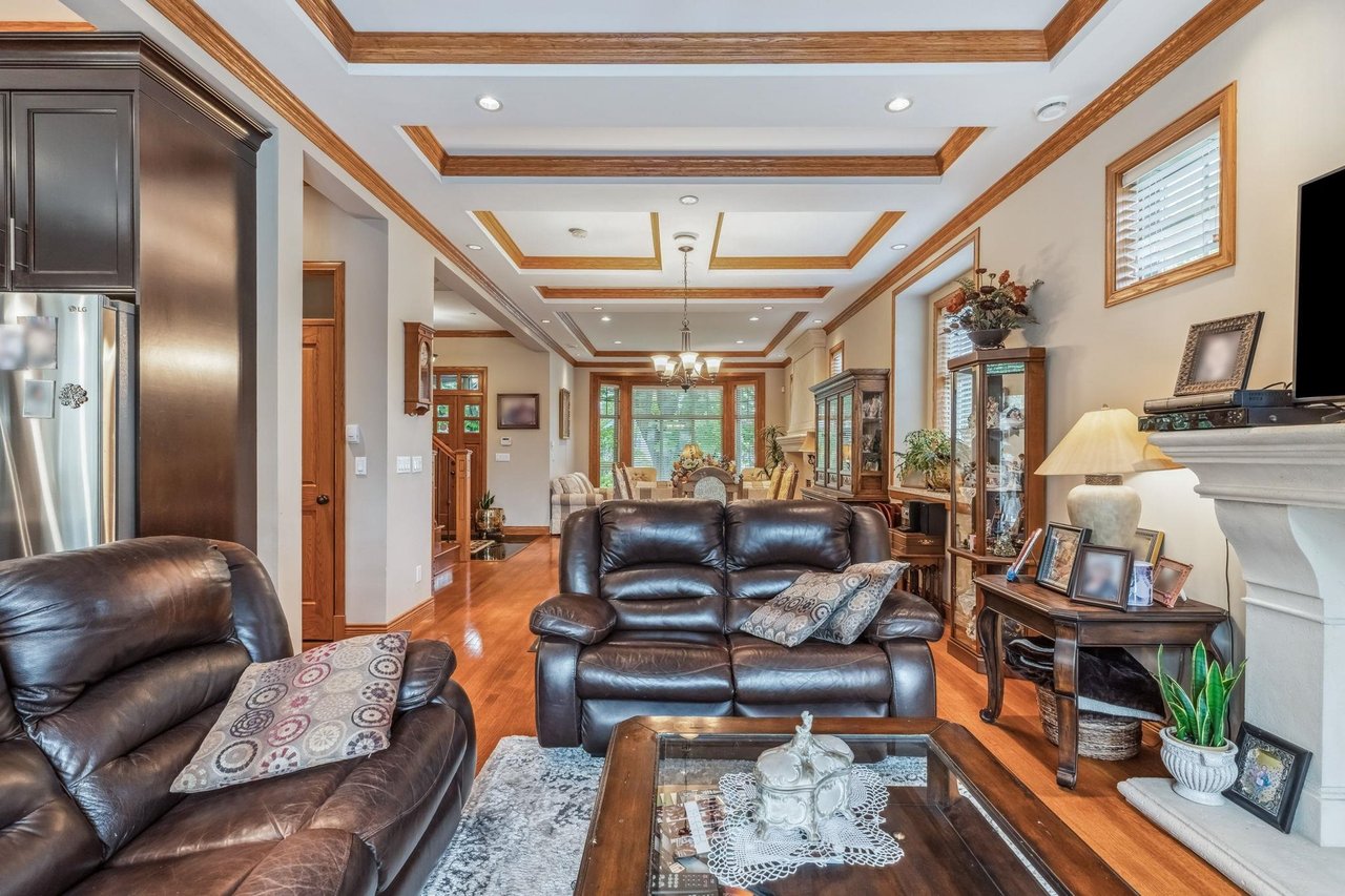 2806 W 12th Ave