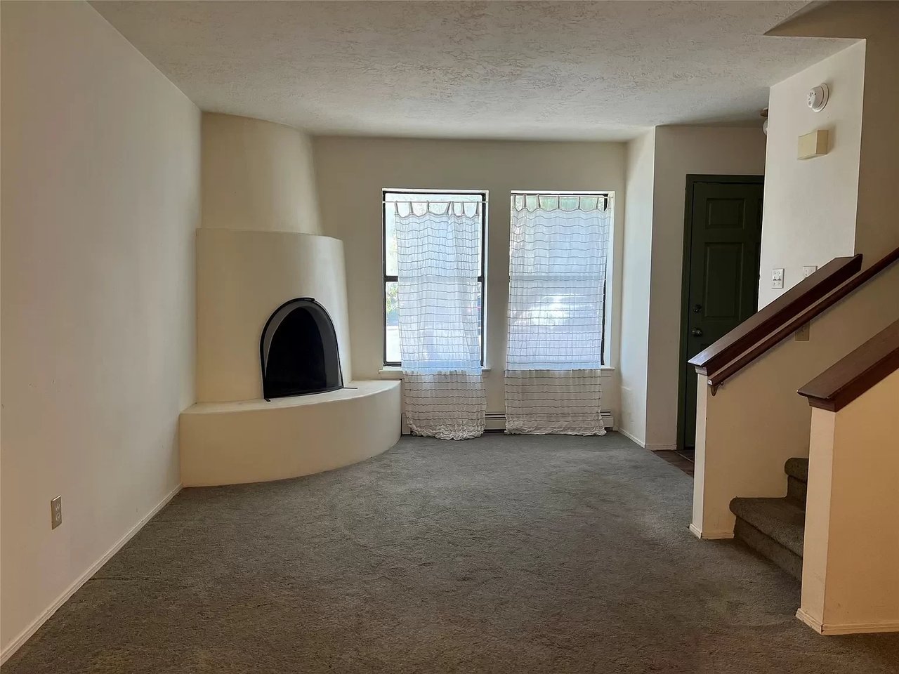 1554 Avenida De Las Americas