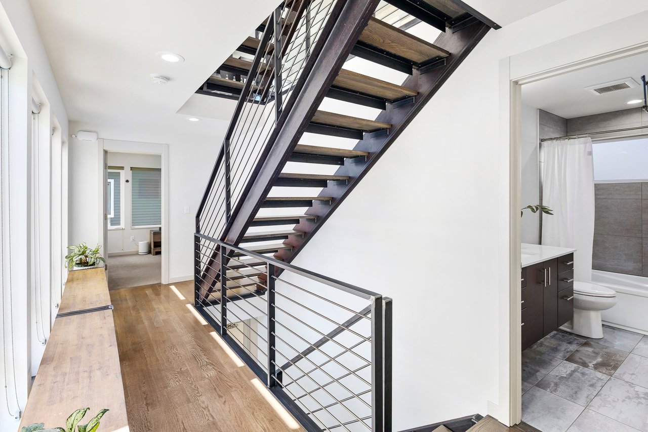 2418 NW 64th St