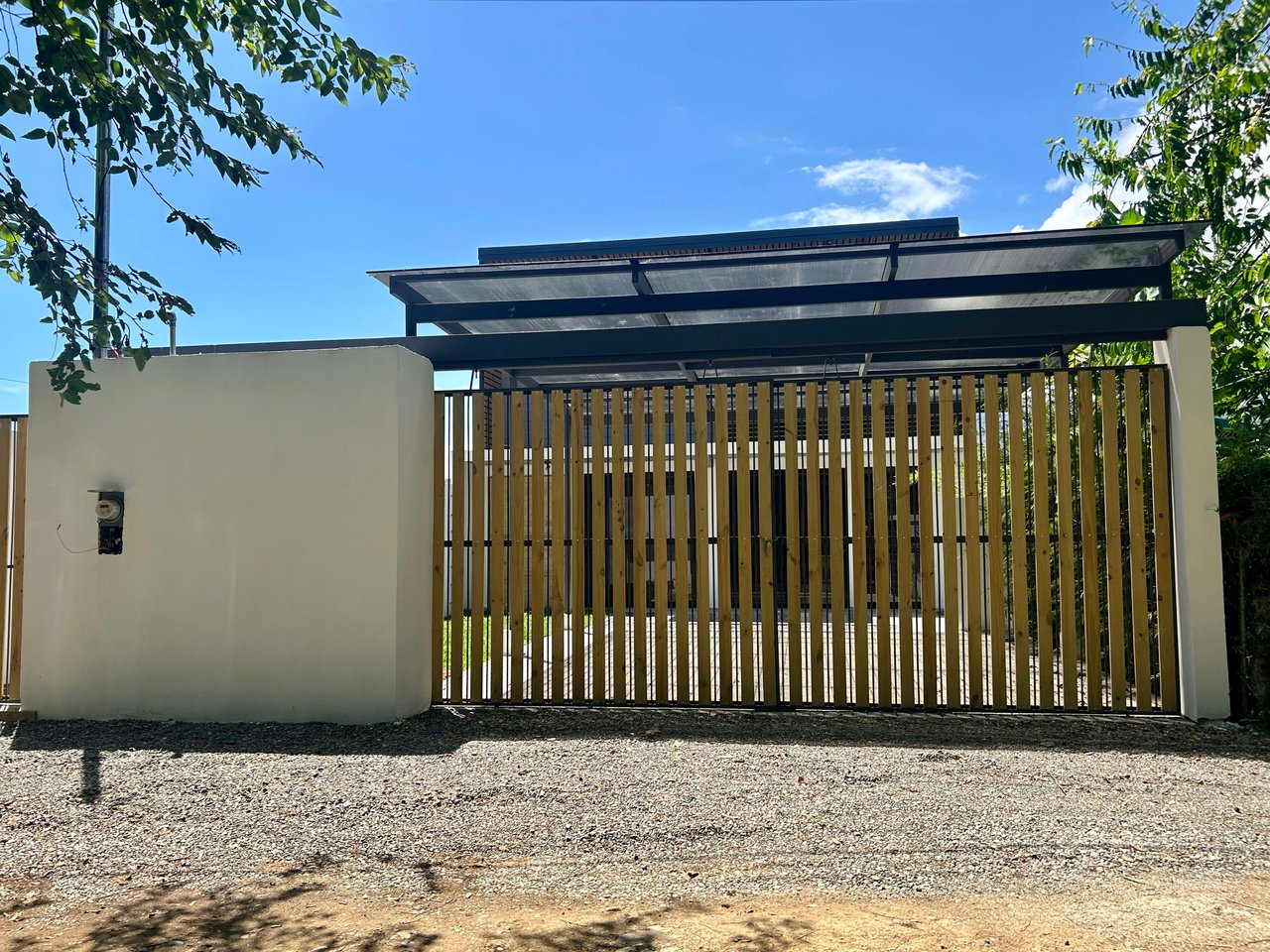 Brand New Modern 3 bed, 3 bath Villa in Uvita