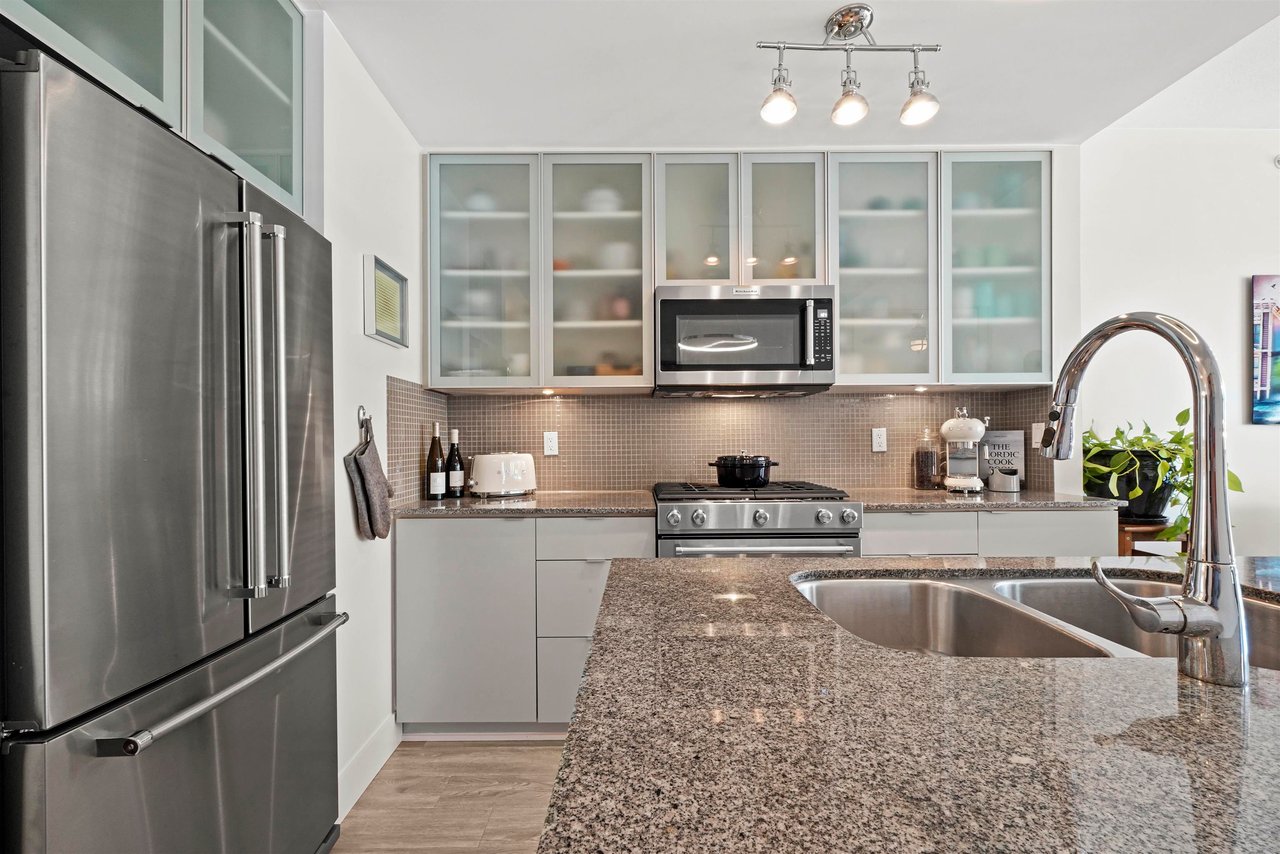 314-298 E 11th Ave