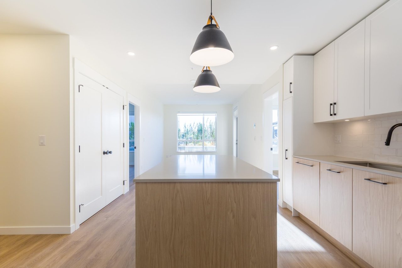 207-27218 Aldergrove Town Center Dr