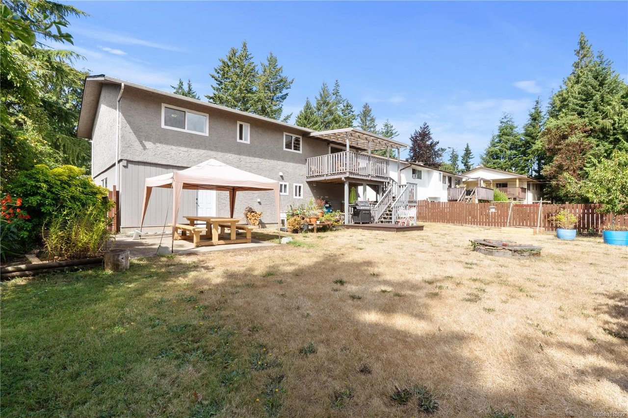 2349 Otter Point Rd