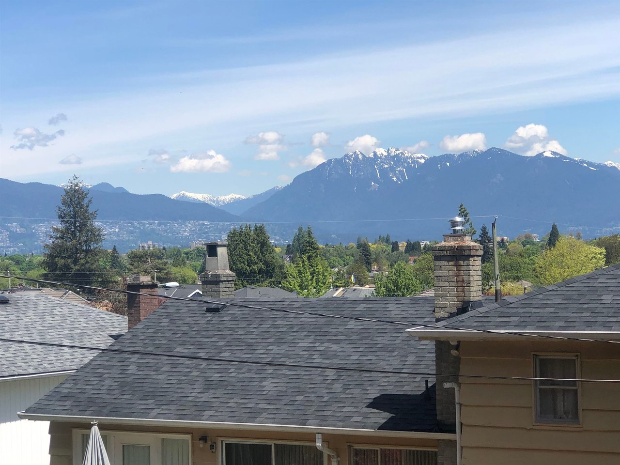 2638 Edgar Cres