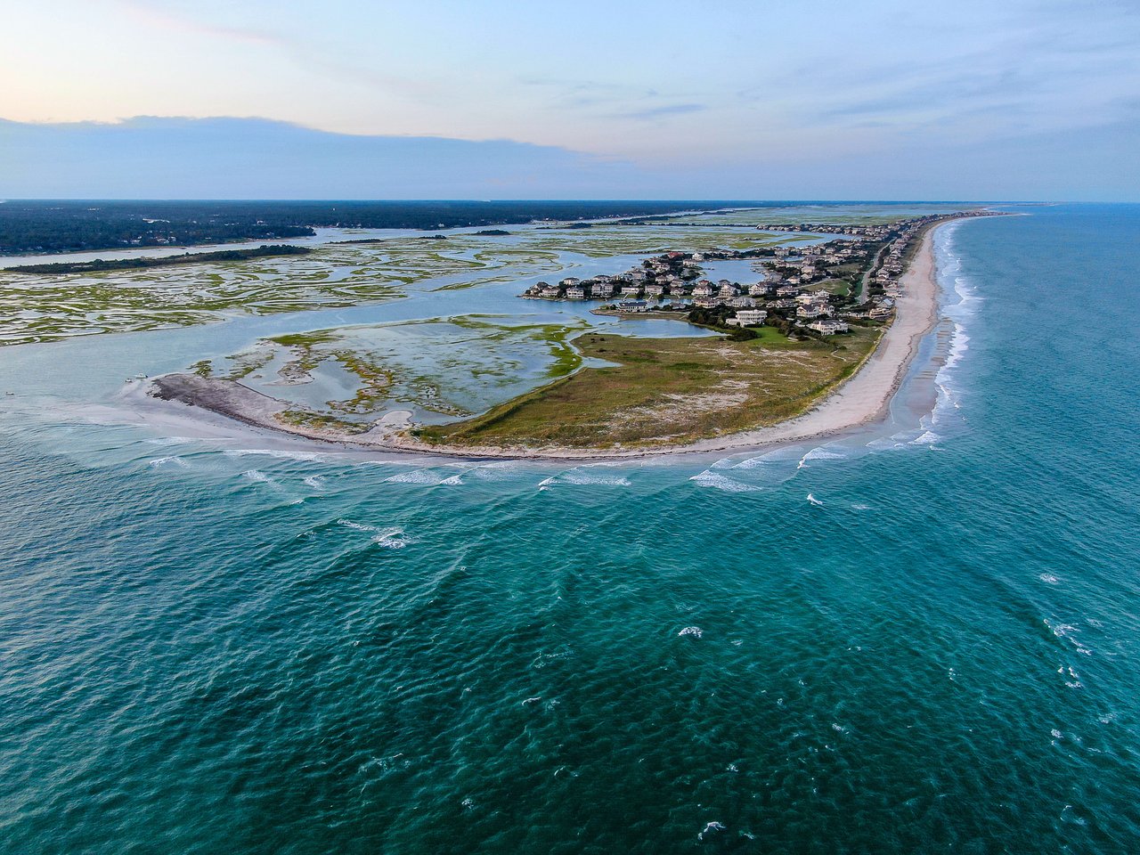 FIGURE EIGHT ISLAND