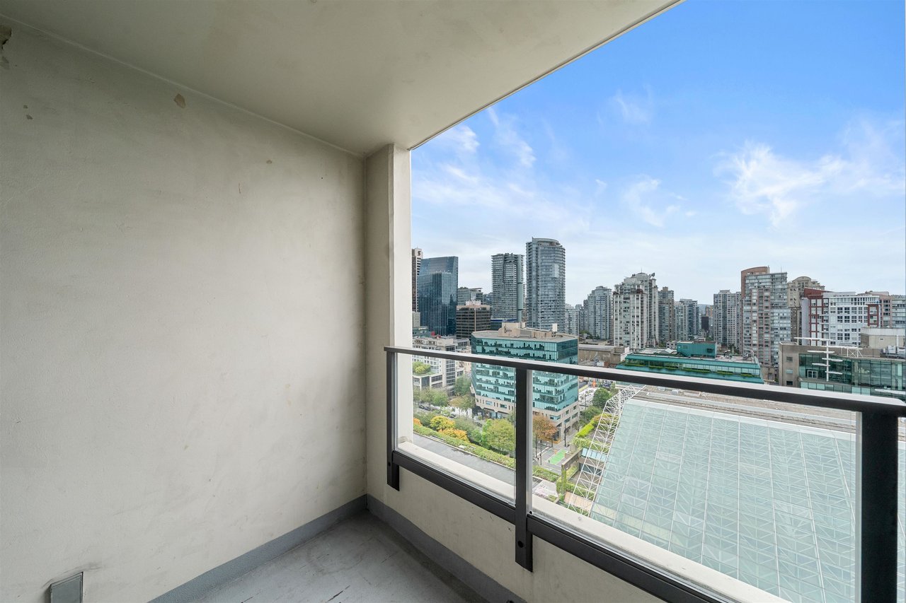 1923-938 Smithe Street, Vancouver
