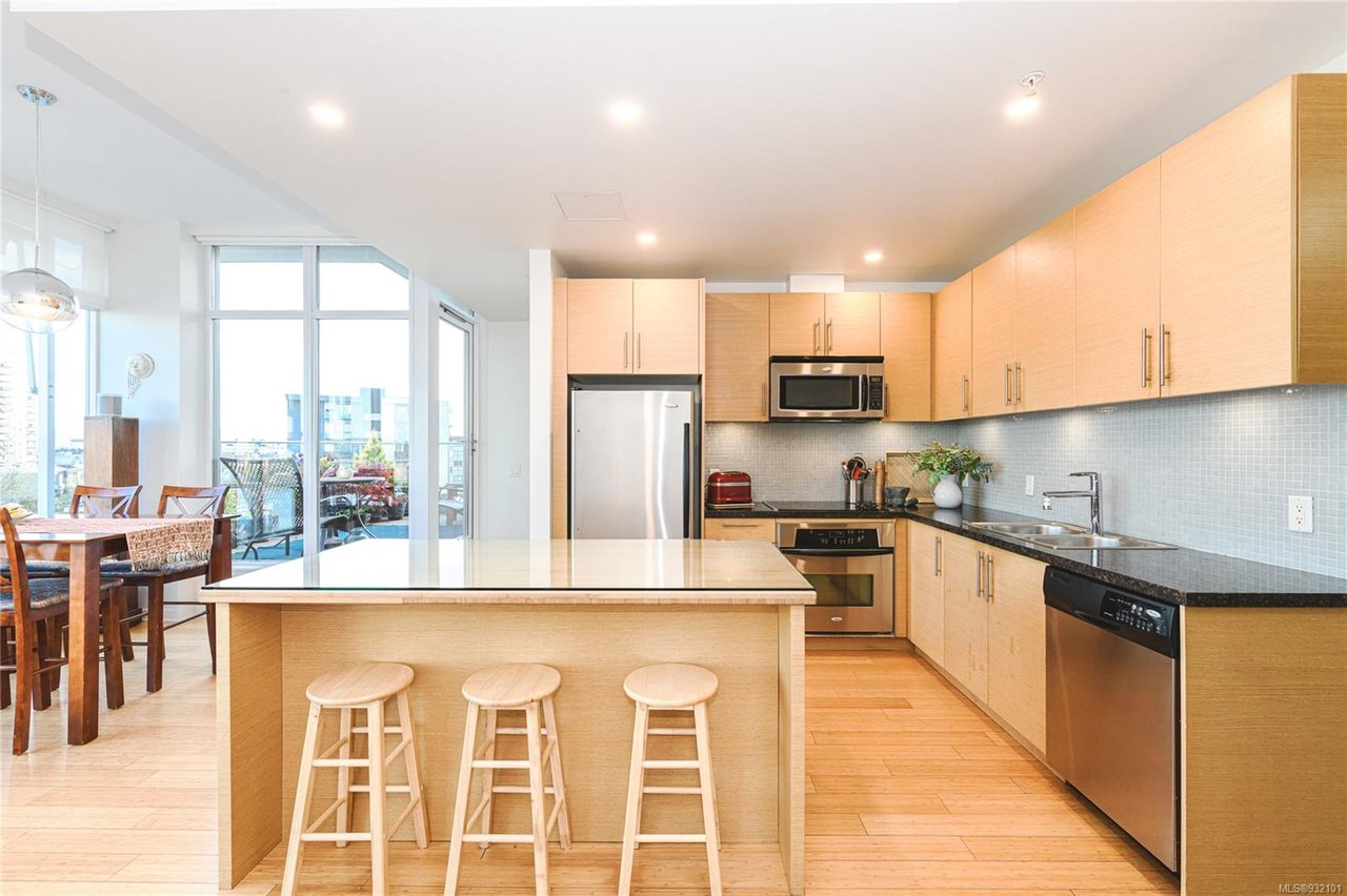 801-399 Tyee Rd