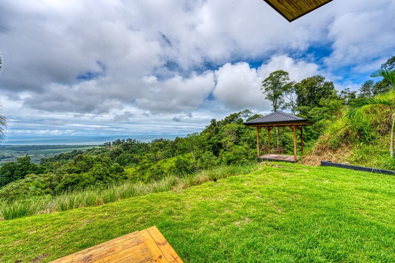 3 Bedroom Ocean View Estate