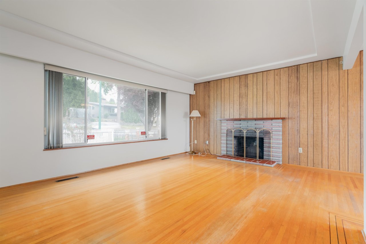 6350 Broadway
