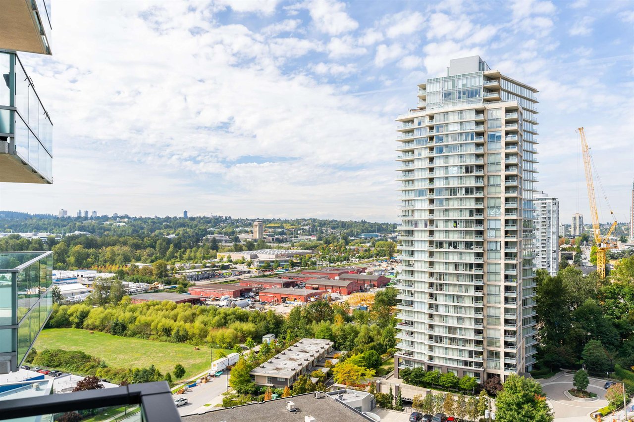 1605-2200 Douglas Rd