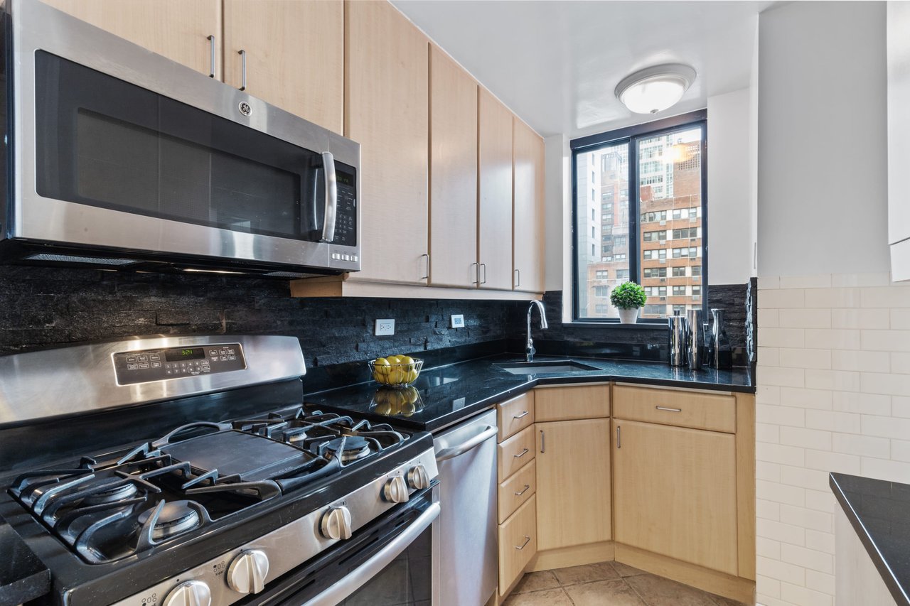 309 East 49th Street, Unit 9C