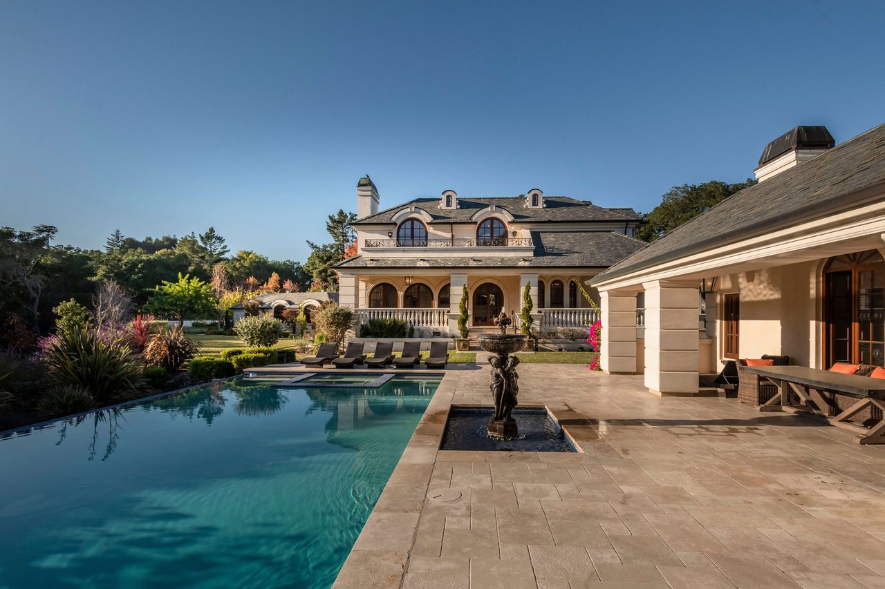 450 Las Pulgas DR