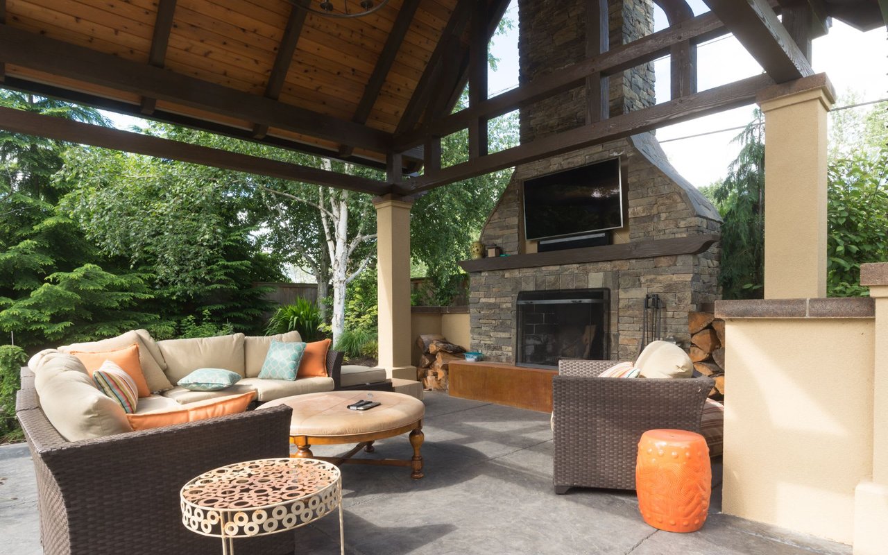 3 Ways To Weatherproof Your Next Outdoor Gathering