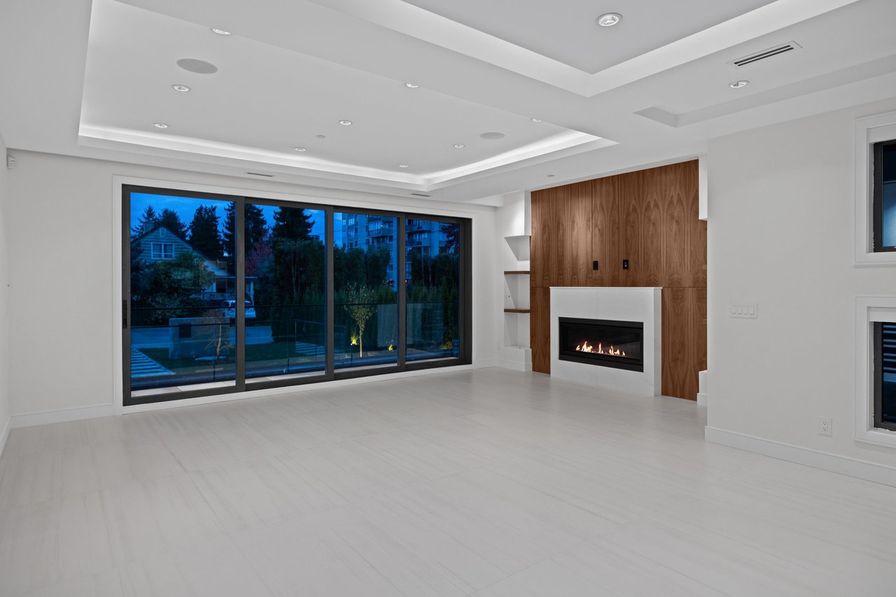 1291 Duchess Ave