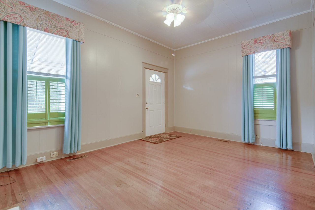 4 Montford Street