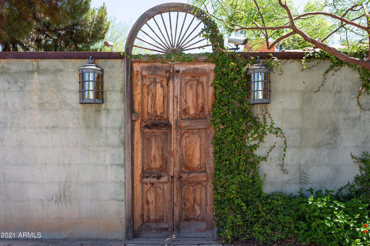 5135 E Indian School Road