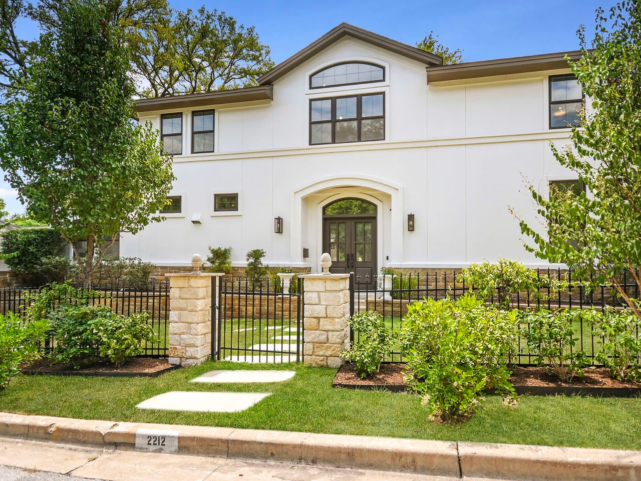 2212 Mountain View Rd