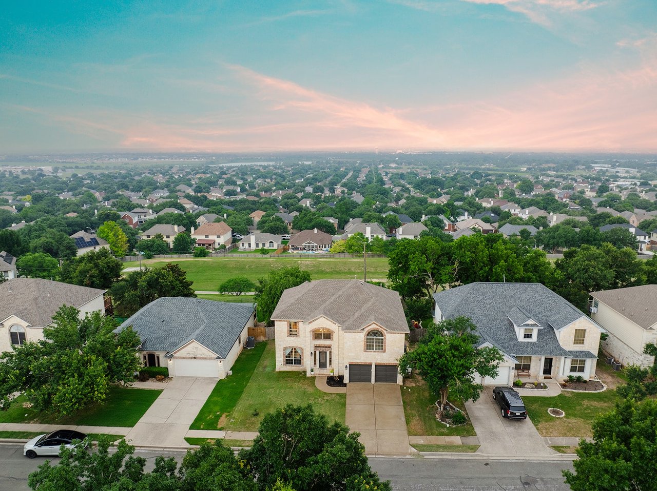 3827 Laurel Ridge Dr