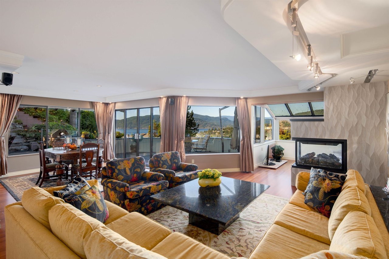 5270 Aspen Cres