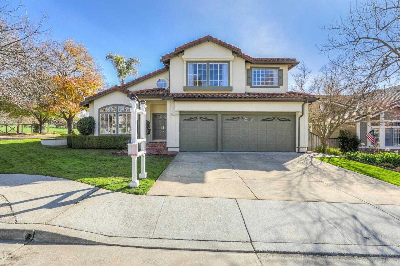 2729 Mira Bella CIR