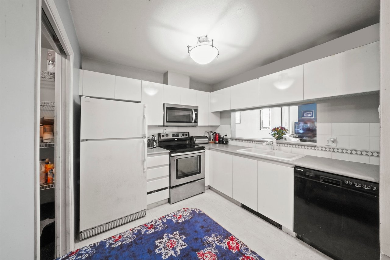 209-8430 Jellicoe St
