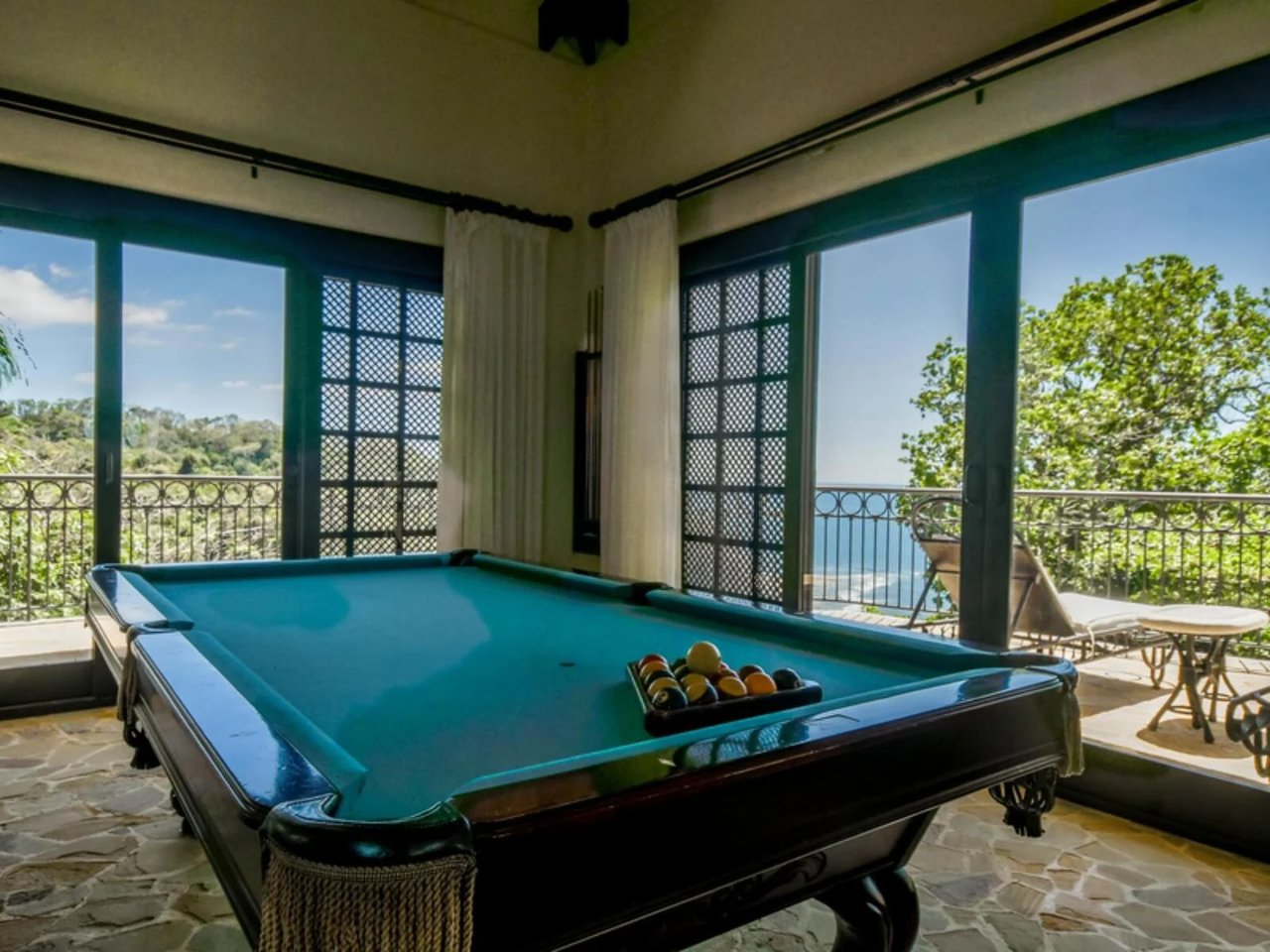 Infinity Pool Luxury Mansion, Jaco, Puntarenas